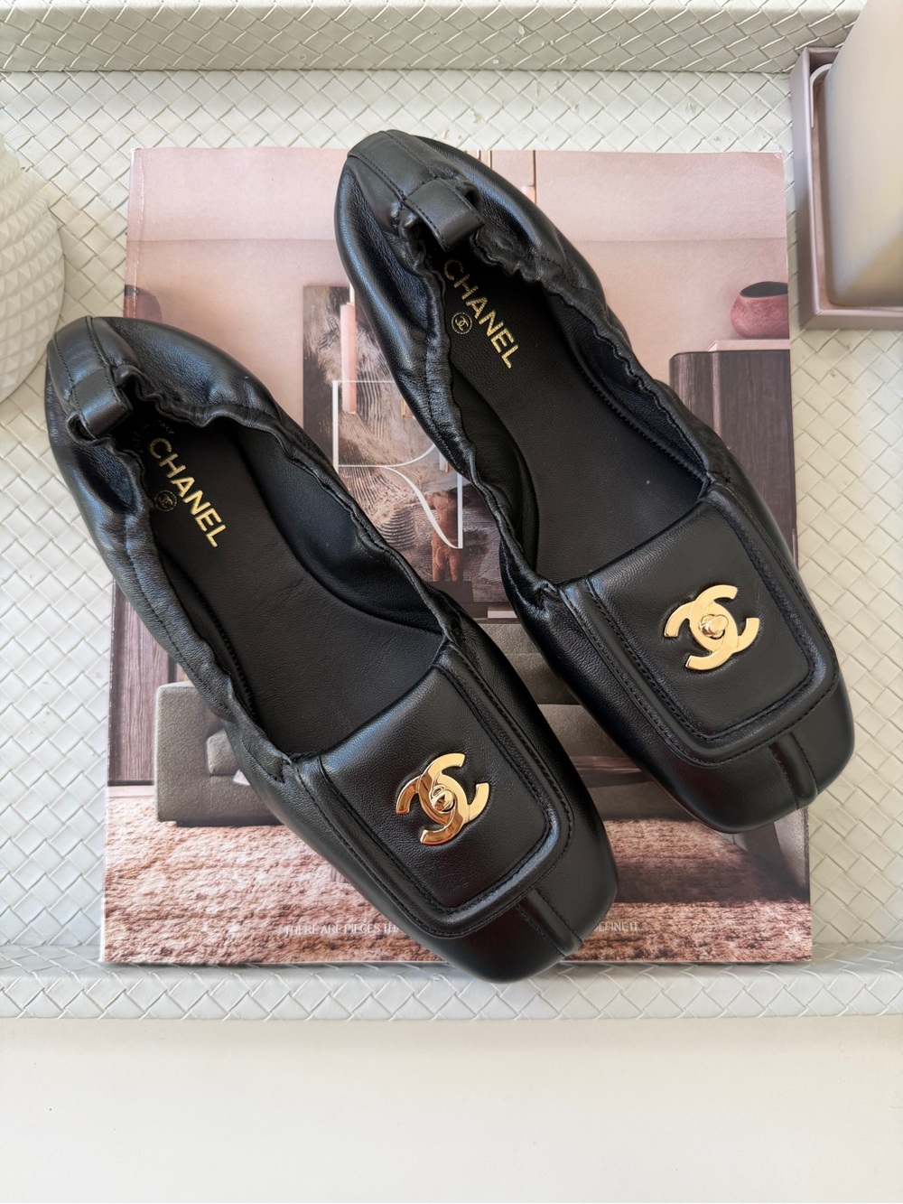 Chanel Blazy Black Lambskin Square Toe CC Logo Turn-lock Crunchy Ballet Flats - Picture 3 of 16